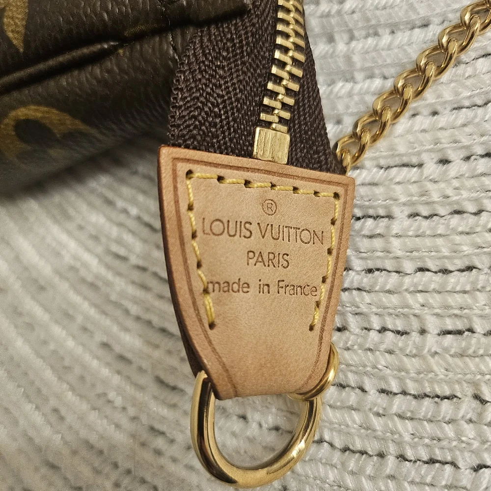⭐SOLD⭐   Louis Vuitton Mini Pochette Accessoires Monogram | Chain Strap | France - Picture 7 of 10